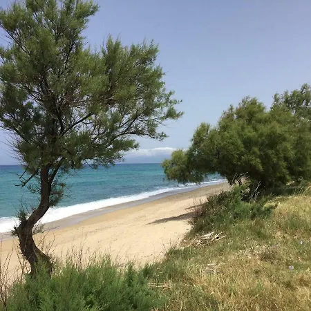 Roseto Beach Club 公寓 *